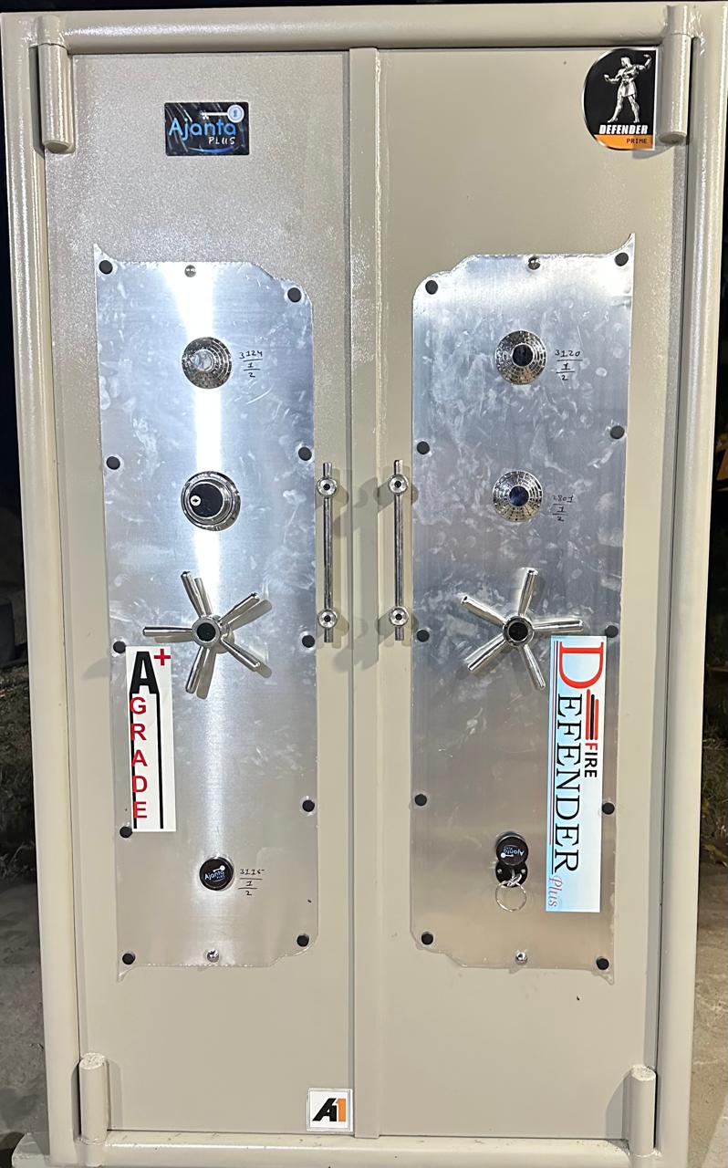 Large dual-door Ajanta Defender safe with multiple locking points
